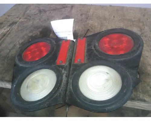 PETERBILT 587 STOP TURN TAIL LAMP