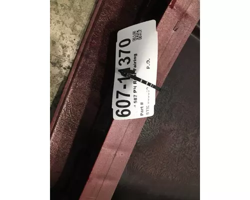 PETERBILT 587 Side Fairing