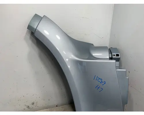 PETERBILT 587 Side Fairing