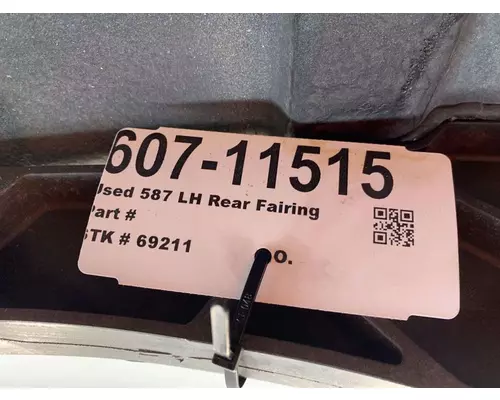 PETERBILT 587 Side Fairing