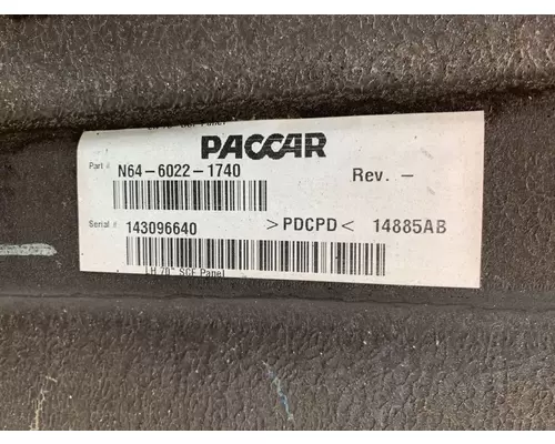 PETERBILT 587 Side Fairing