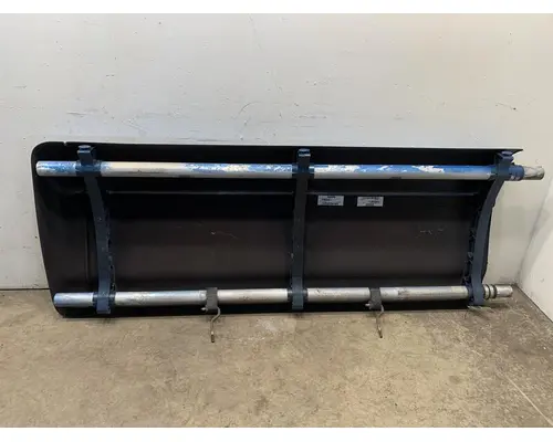 PETERBILT 587 Side Fairing