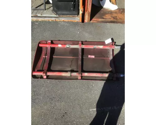 PETERBILT 587 Skirt