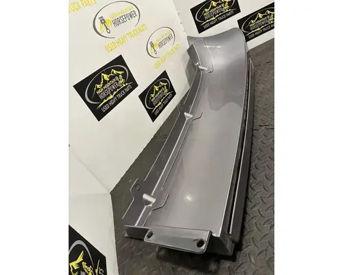 PETERBILT 587 Sleeper Fairing