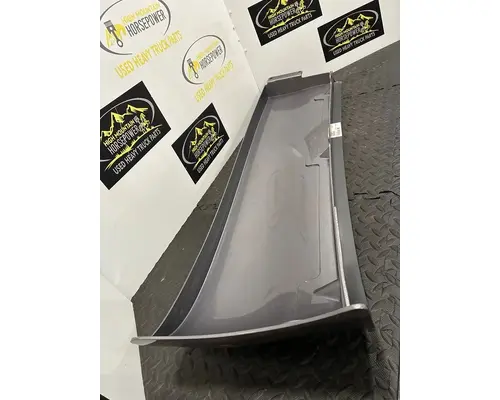 PETERBILT 587 Sleeper Fairing