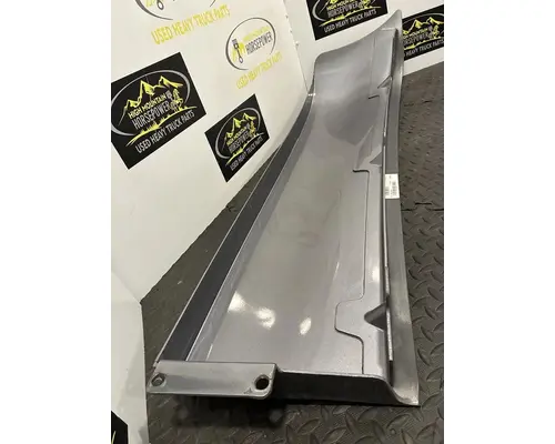 PETERBILT 587 Sleeper Fairing