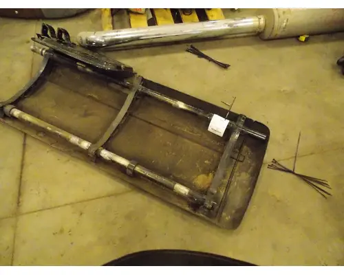 PETERBILT 587 Sleeper Fairing