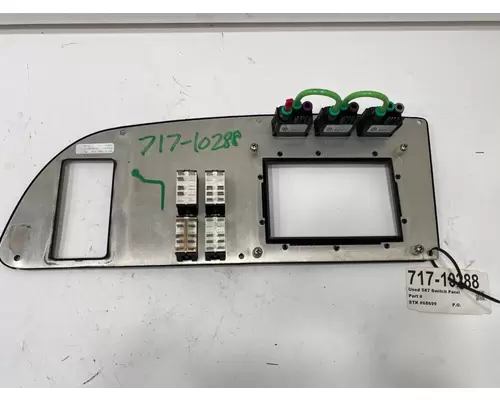 PETERBILT 587 Switch Panel