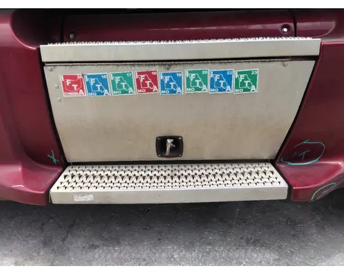 PETERBILT 587 TOOL BOX