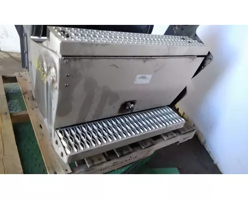 PETERBILT 587 TOOL BOX