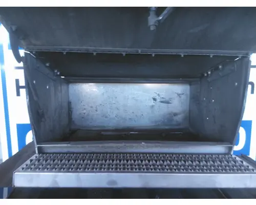PETERBILT 587 TOOL BOX