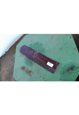 PETERBILT 587 TRIM EXTERIOR