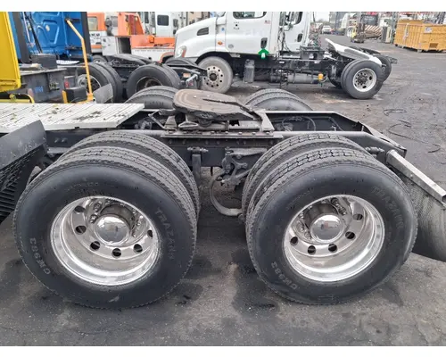 PETERBILT 587 Tandem Cutoffs