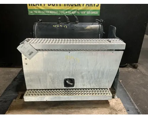 PETERBILT 587 Tool Box