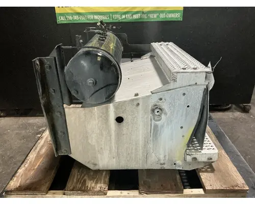 PETERBILT 587 Tool Box