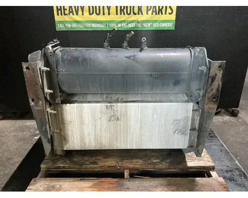 PETERBILT 587 Tool Box