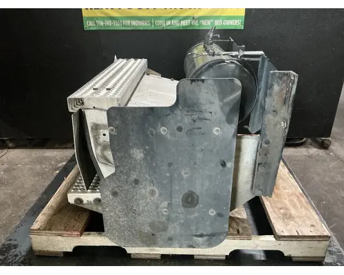 PETERBILT 587 Tool Box