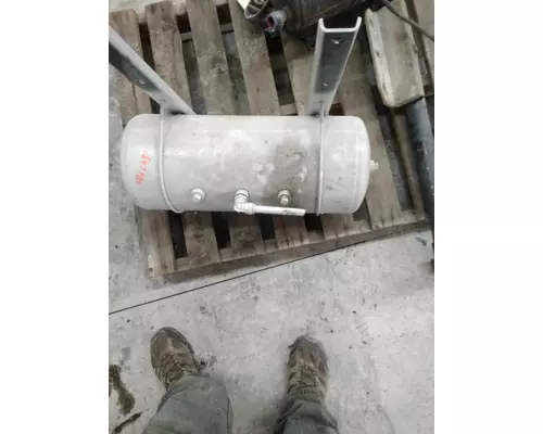 PETERBILT 589 LONG HOOD Air Tank