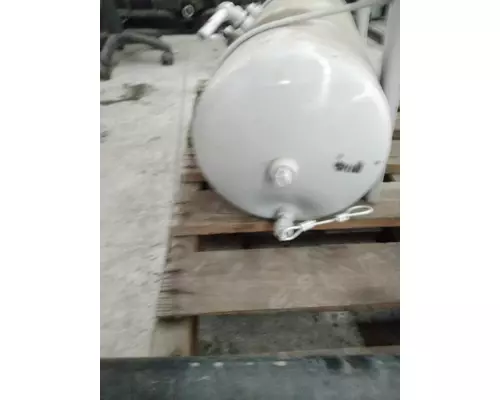 PETERBILT 589 LONG HOOD Air Tank