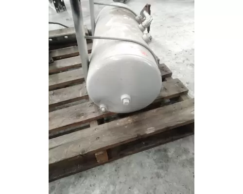 PETERBILT 589 LONG HOOD Air Tank