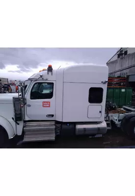 PETERBILT 589 LONG HOOD Cab