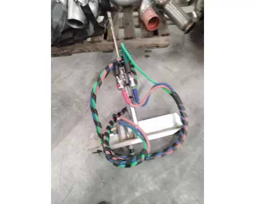 PETERBILT 589 LONG HOOD POGO stick, Airelectrical line mount