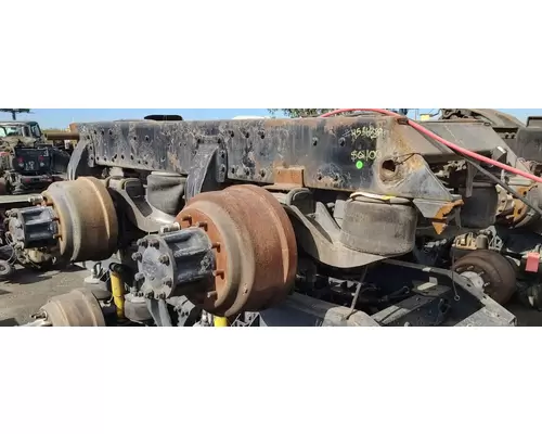 PETERBILT AIR TRAC Cutoff Tandem Axle