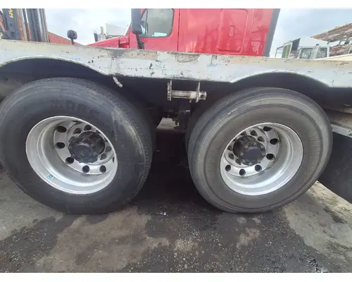 PETERBILT Air Trac Cutoff Tandem Axle