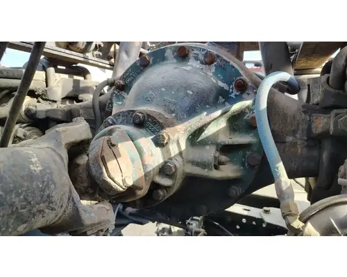 PETERBILT Air Trac Cutoff Tandem Axle