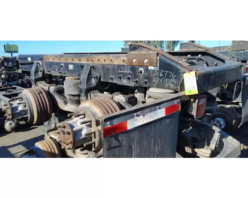 PETERBILT LOW AIR LEAF Cutoff Tandem Axle