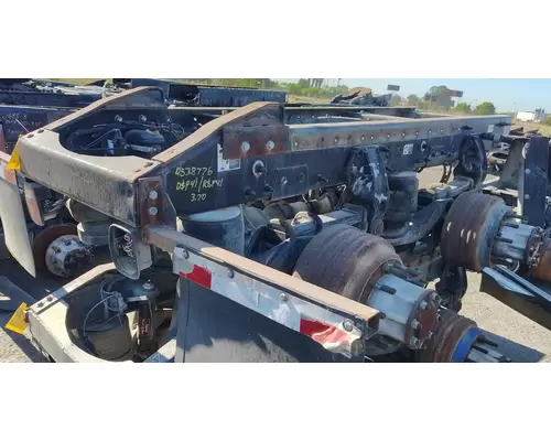 PETERBILT LOW AIR LEAF Cutoff Tandem Axle