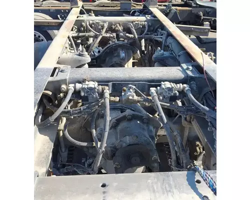 PETERBILT LOW AIR LEAF Cutoff Tandem Axle
