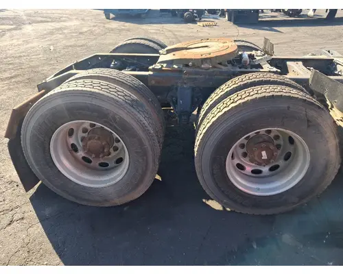 PETERBILT Low Air Leaf Cutoff Tandem Axle