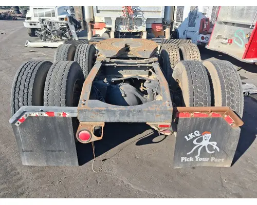 PETERBILT Low Air Leaf Cutoff Tandem Axle