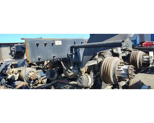 PETERBILT Low Air Leaf Cutoff Tandem Axle