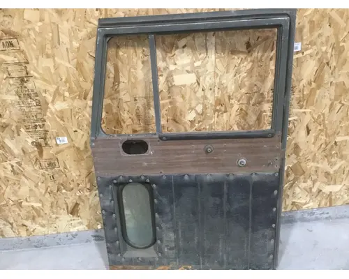 PETERBILT MISC DOOR-FRONT