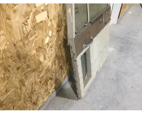 PETERBILT MISC DOOR-FRONT