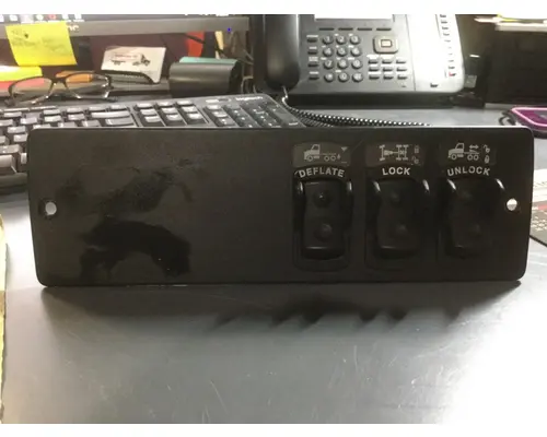 PETERBILT MISC DashConsole Switch