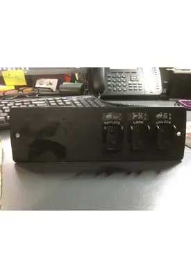 PETERBILT MISC Dash/Console Switch