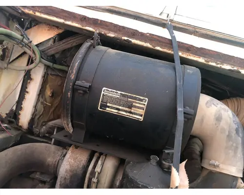 PETERBILT YT 30 Air Cleaner