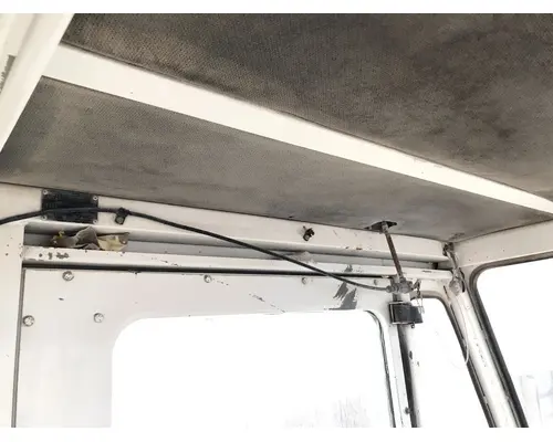 PETERBILT YT 30 Body, Misc. Parts