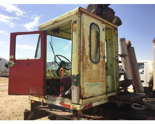 PETERBILT YT 30 Cab Assembly