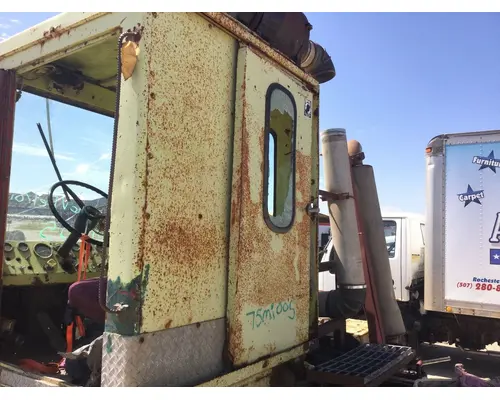PETERBILT YT 30 Cab Assembly