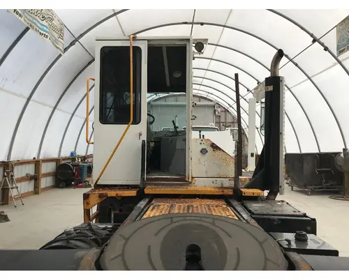 PETERBILT YT 30 Cab Assembly