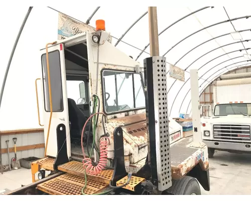 PETERBILT YT 30 Cab Assembly