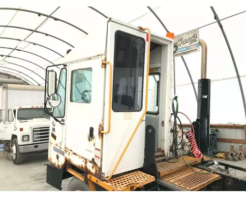 PETERBILT YT 30 Cab Assembly