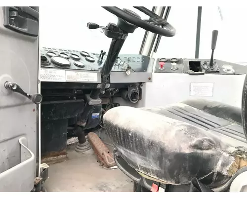 PETERBILT YT 30 Cab Assembly