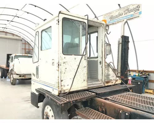 PETERBILT YT 30 Cab Assembly