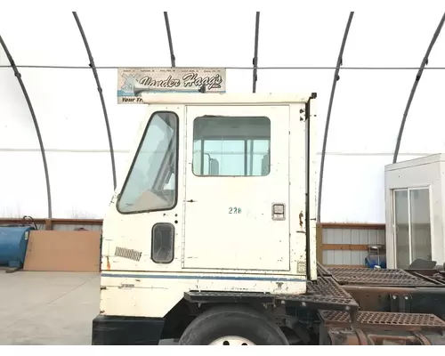 PETERBILT YT 30 Cab Assembly