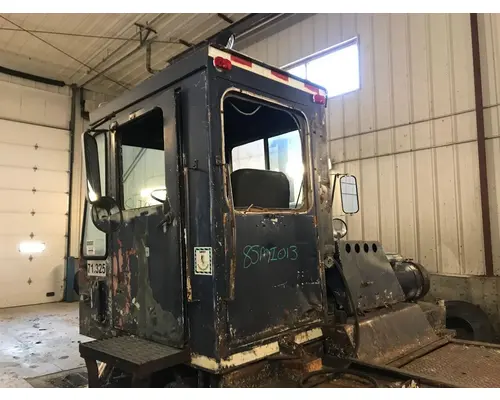PETERBILT YT 30 Cab Assembly